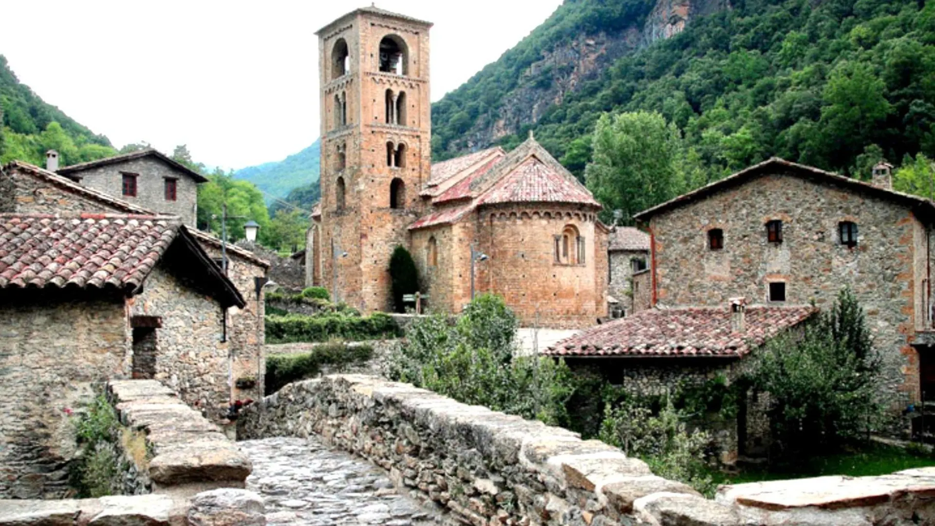 Apartamento Colgante Al Rio Con Vistas Al Puente Camprodon España